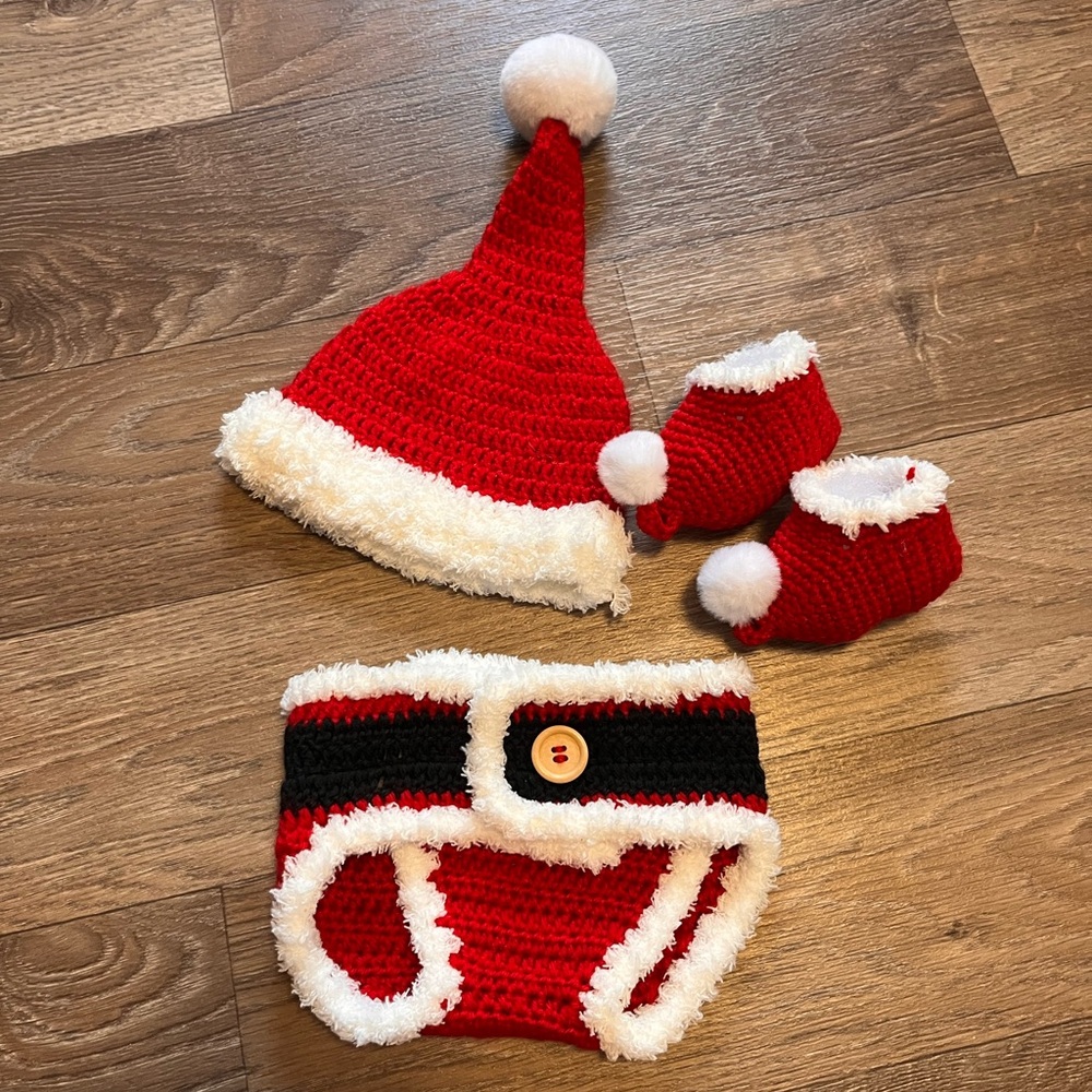 Carter’s Baby Girl Christmas Bundle 🎄 0–3 Months + Newborn Santa Outfit - Picture 6 of 7